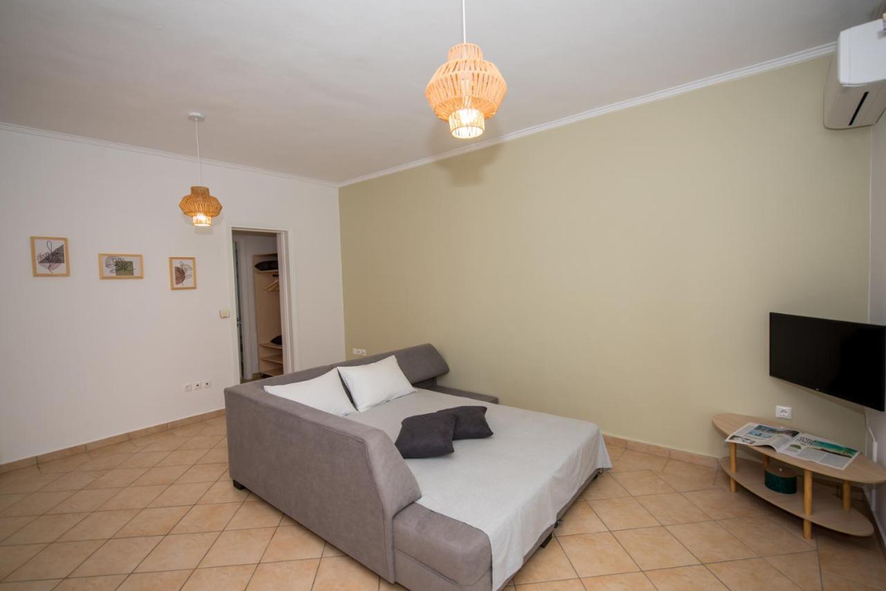 Elaia - Apartments & Studios Lefkada City ภายนอก รูปภาพ